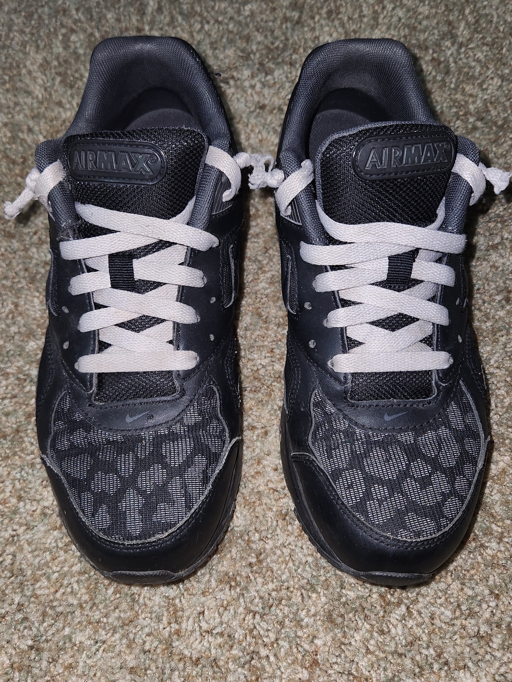Nike Air Max Women’s Black and White Athletic Sneakers